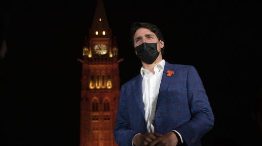 Jour de commémoration : Justin Trudeau critiqué pour s’être rendu à Tofino