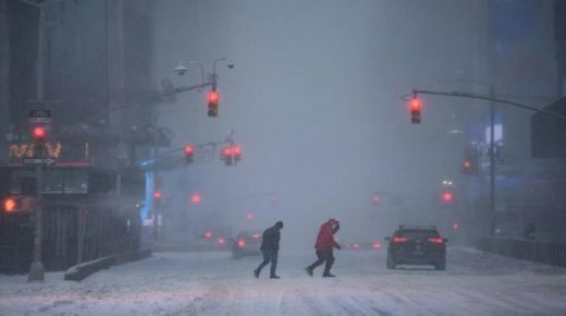 Une tempête de neige « historique » paralyse de nombreuses villes