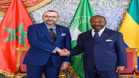 SM le Roi s’entretient avec le Président Ali Bongo Ondimba et remet un don de fertilisants au profit d’agriculteurs gabonais