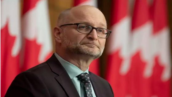 « Surpris » de son éviction du Cabinet, David Lametti compte se représenter