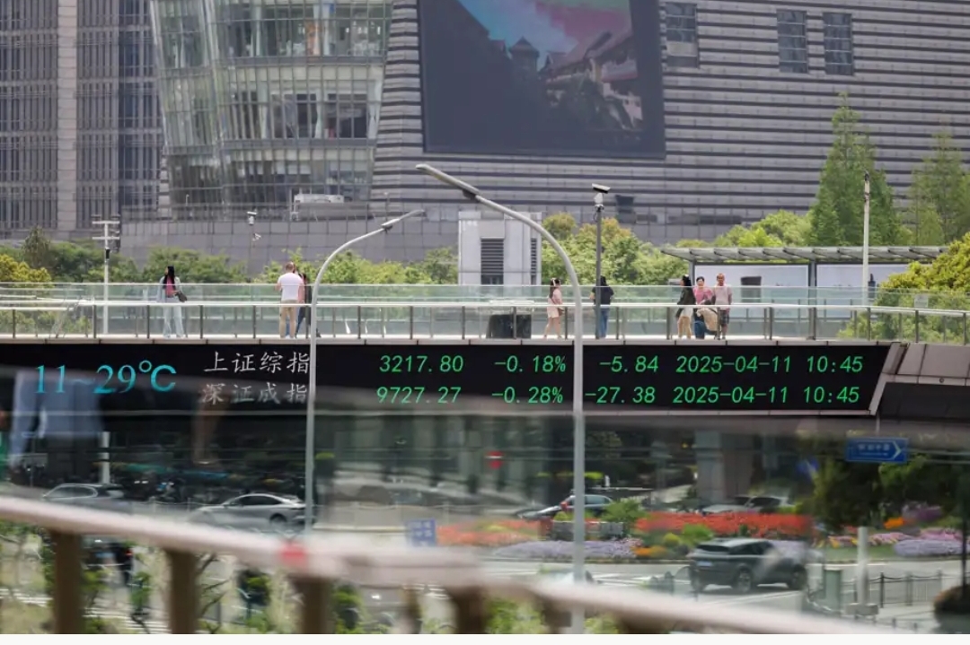 Pékin porte à 125 % ses droits de douane sur les produits américains