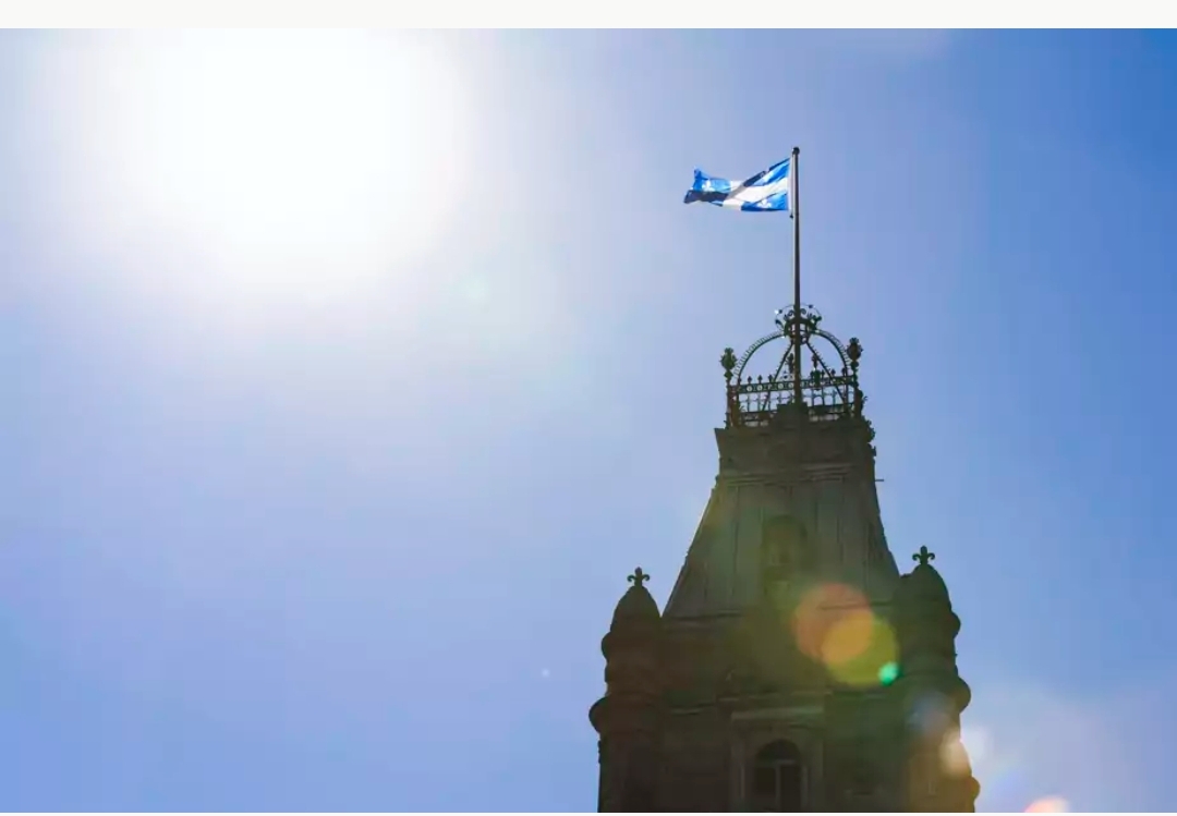 Une course à cinq ; le premier débat reporté