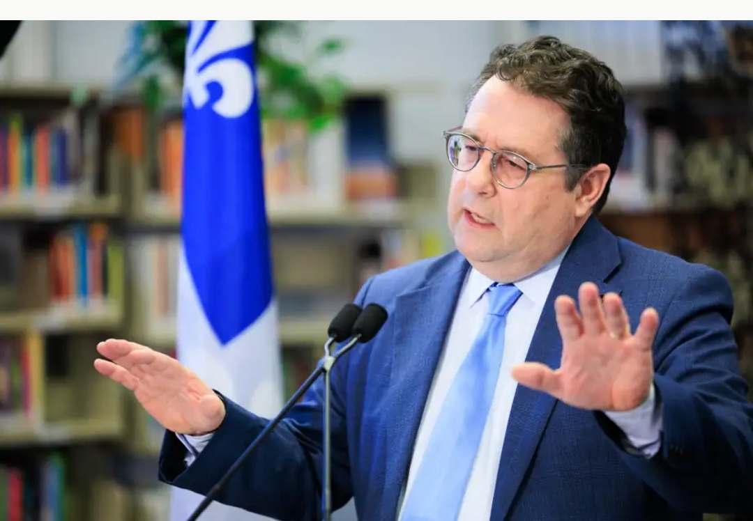 Bernard Drainville officialise le vouvoiement obligatoire en classe