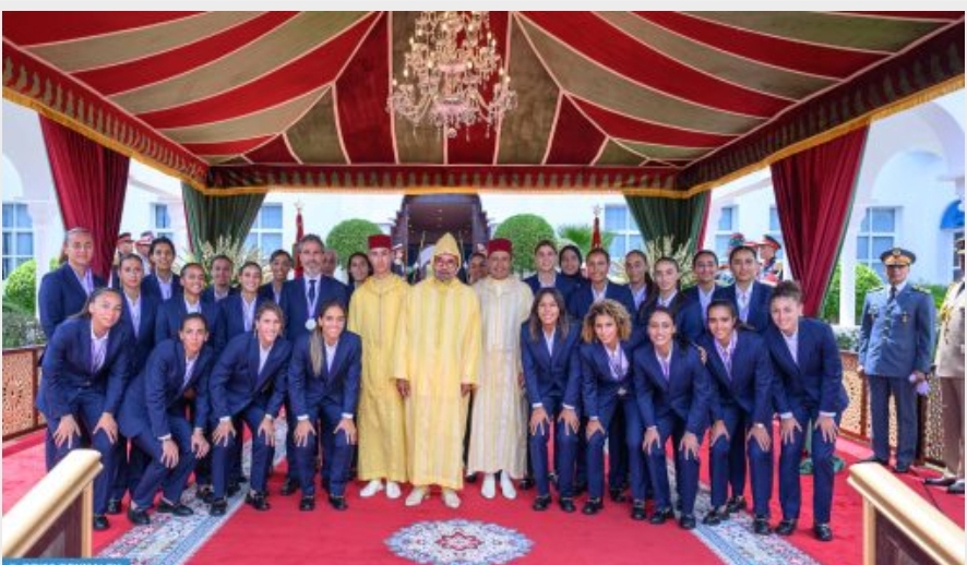 Fête du Trône : La présence de la sélection féminine de football à la réception offerte par SM le Roi, une bienveillance Royale renouvelée à l’endroit du sport national