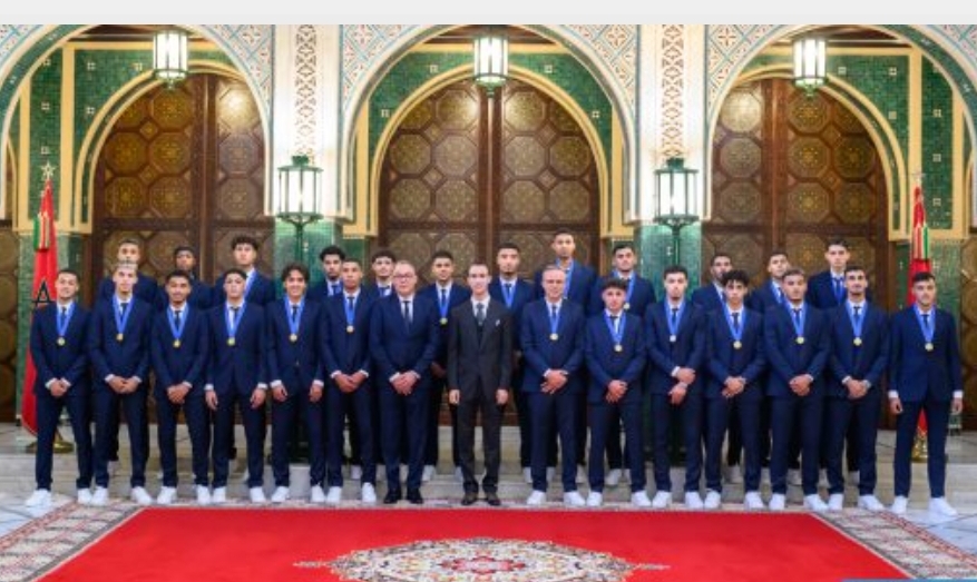 Sur Hautes Instructions de SM le Roi, SAR le Prince Héritier Moulay El Hassan préside une cérémonie offerte par le Souverain en l’honneur des membres de l’Équipe nationale de football des moins de 20 ans, Championne du monde