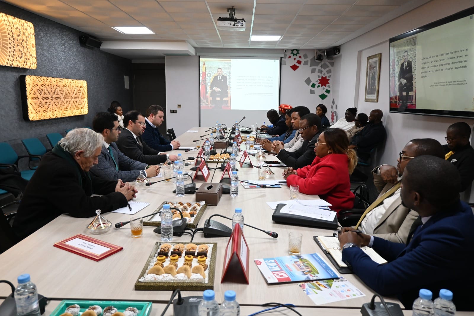 Le CRI Fès-Meknès accueille une délégation camerounaise dans le cadre des Journées Économiques du Cameroun au Maroc