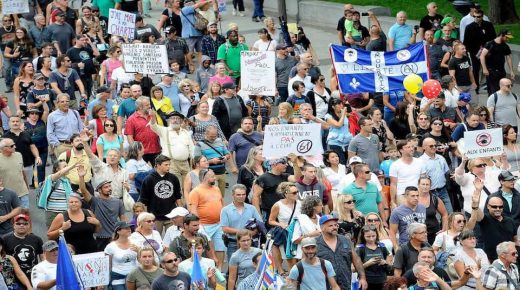 Manifestation contre l’imposition du port du masque dans les écoles à Québec