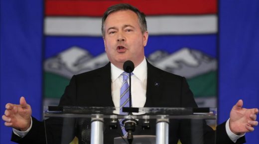 Jason Kenney annonce qu’un plan contre l’inflation sera dévoilé la semaine prochaine