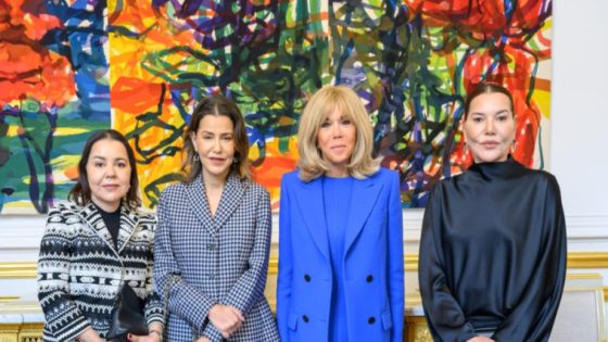 Sur Très Haute Instruction de SM le Roi, LL.AA.RR les Princesses Lalla Meryem, Lalla Asmae et Lalla Hasnaa reçues à déjeuner au Palais de l’Elysée, à l’invitation de Madame Brigitte Macron