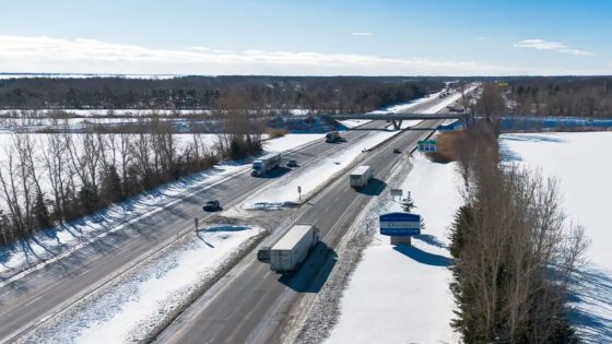 Québec assouplira ses règles pour les camionneurs des autres provinces