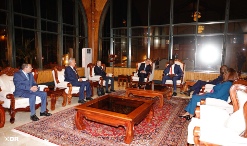 Arrivée de M. Akhannouch à Nairobi pour représenter SM le Roi au Sommet “Africa Forward” et au 4e Sommet des chefs d’État et de gouvernement de la Commission Climat du Bassin du Congo