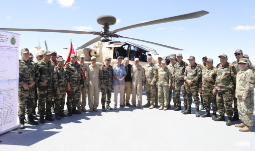 Cérémonie de réception du 2e lot d’hélicoptères de combat Apache AH-64E