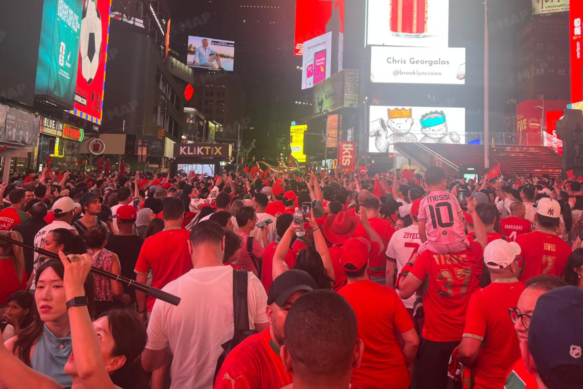 Mondial 2026: Les supporters marocains en force à Times Square avant le choc face au Brésil